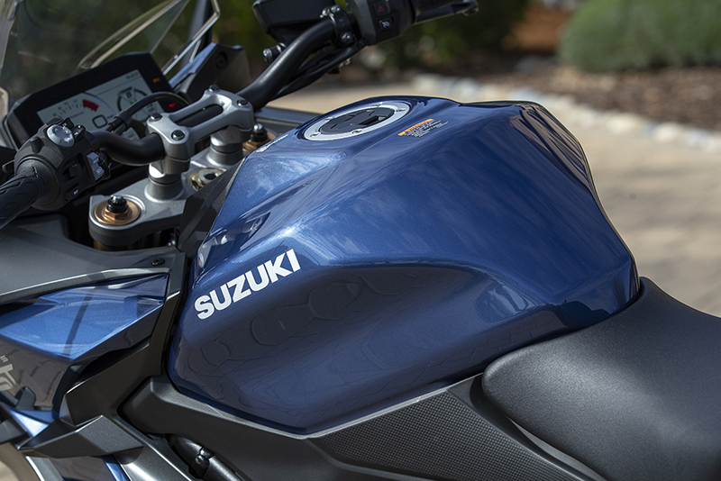 The GT+ has a 5 gallon gas tank to accommodate those longer mileage days with fewer gas stops. Suzuki claims a potential 35mpg, which means a 170 mile range between fills.
