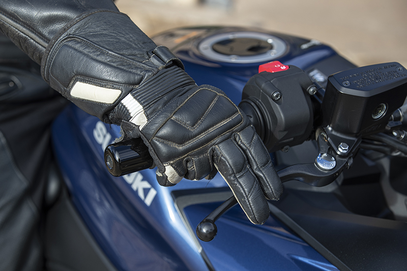 Both the clutch and the brake levers are smooth to actuate and easy to adjust, which can accommodate smaller hands if needed.