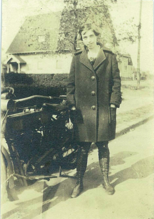 Effie Hotchkiss rode her 1915 Harley-Davidson motorcycle at a time when women had not yet earned the right to vote.