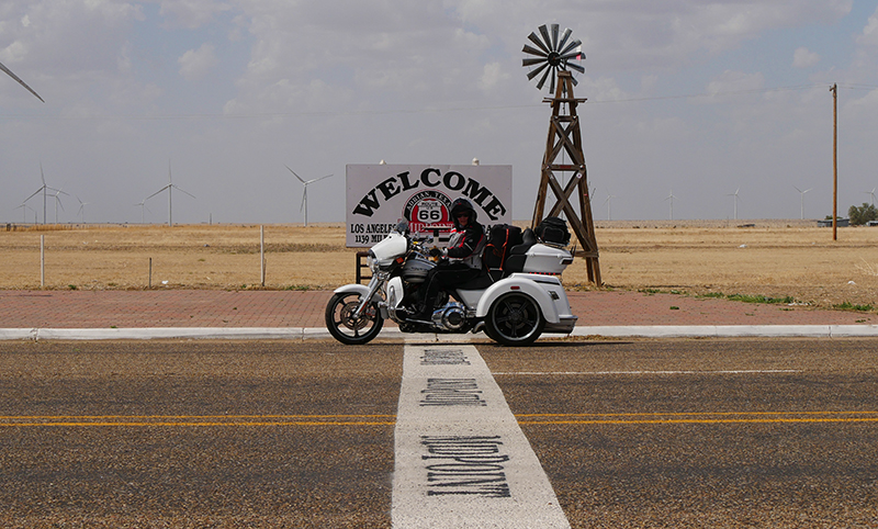 chix on 66 diane huston harley trike