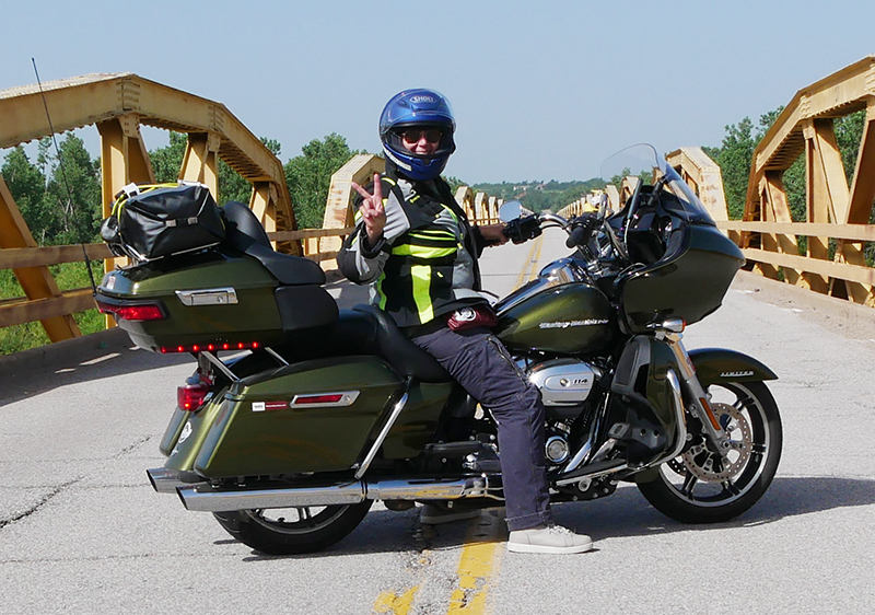 Chix on 66 Pony Bridge