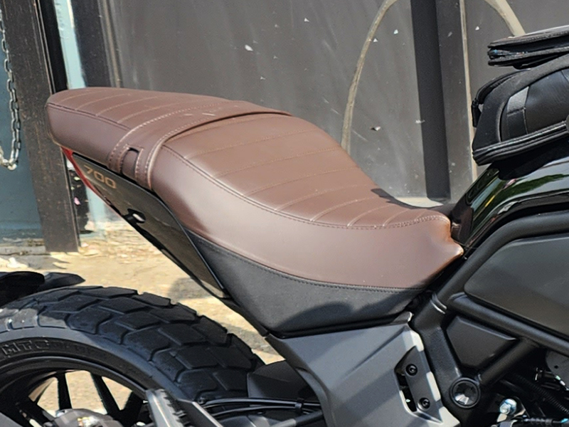 CFMOTO 700CL-X brown black seat