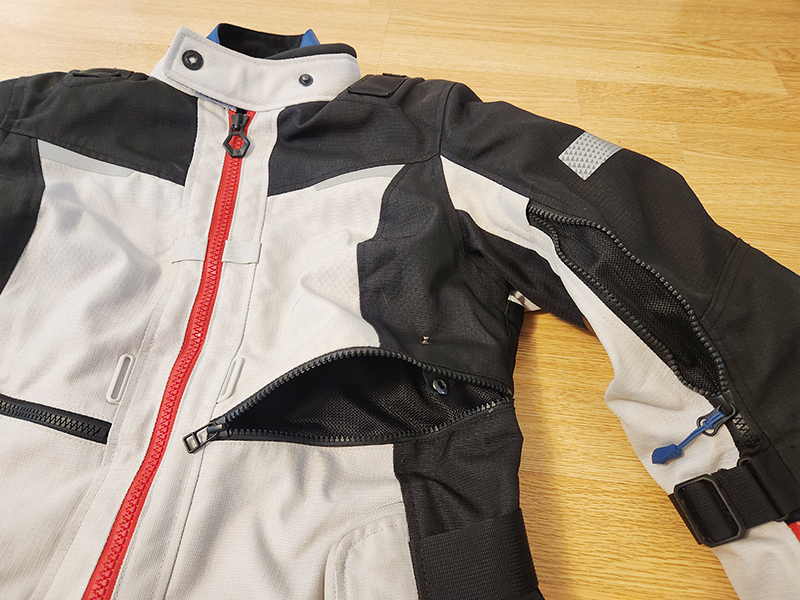 Rev'It! Sand H2O jacket vents