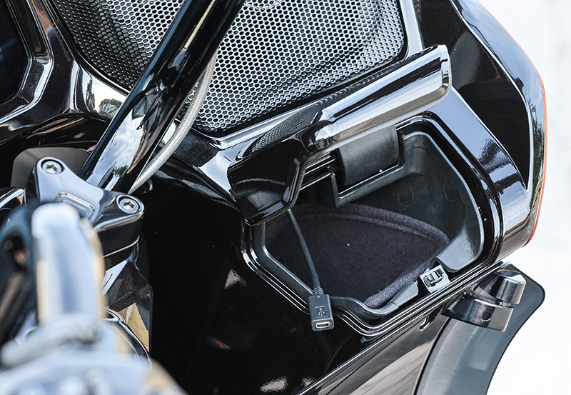 2023 Harley-Davidson Road Glide CVO fairing compartment