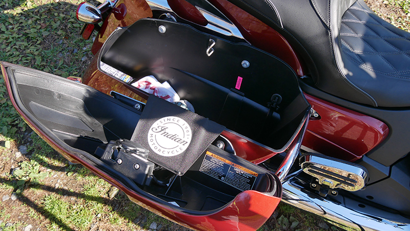 Indian Motorcycle Pursuit Limited Premium saddlebags