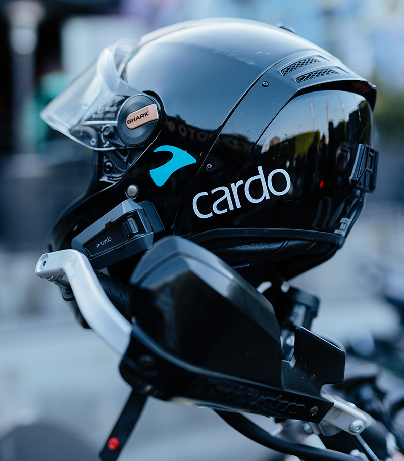 Cardo Packtalk helmet