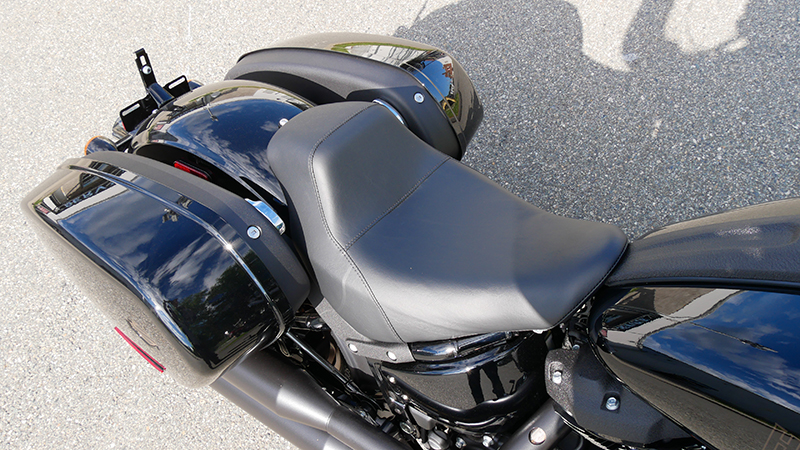 Stock seat Harley Low Rider ST