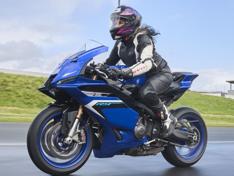 02 on yamaha JosephAgustinPhoto SMK Typhoon helmet on rider on sportbike