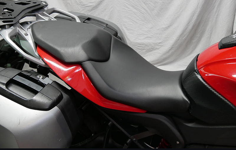 1-seat-stock stock 2016 BMW S 1000 XR seat