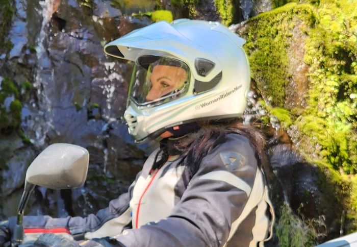 02 adv sarah 700 XD-5 Arai helmet review