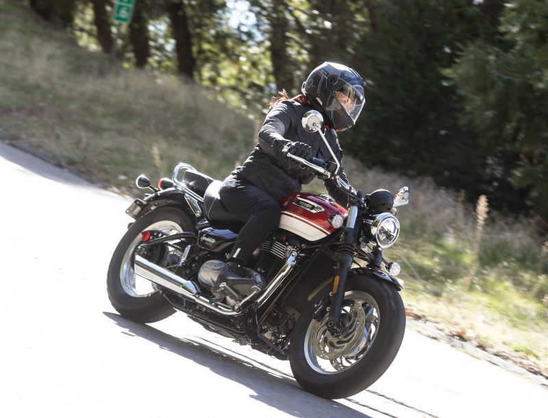 The Speedmaster’s new ergonomic updates make long rides even easier. Its relaxed, comfortable riding position comes from forward controls that aren’t too much of a reach.